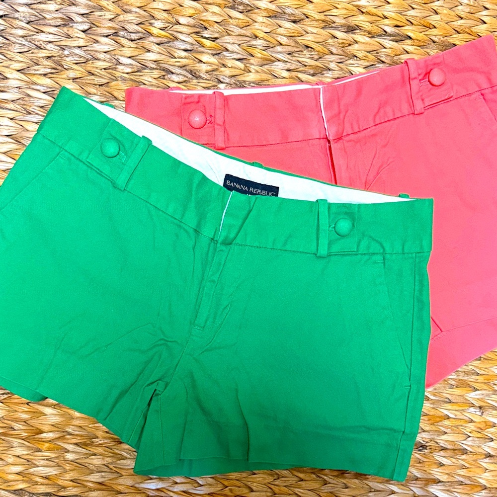 💚🩷 Green and Coral Shorts